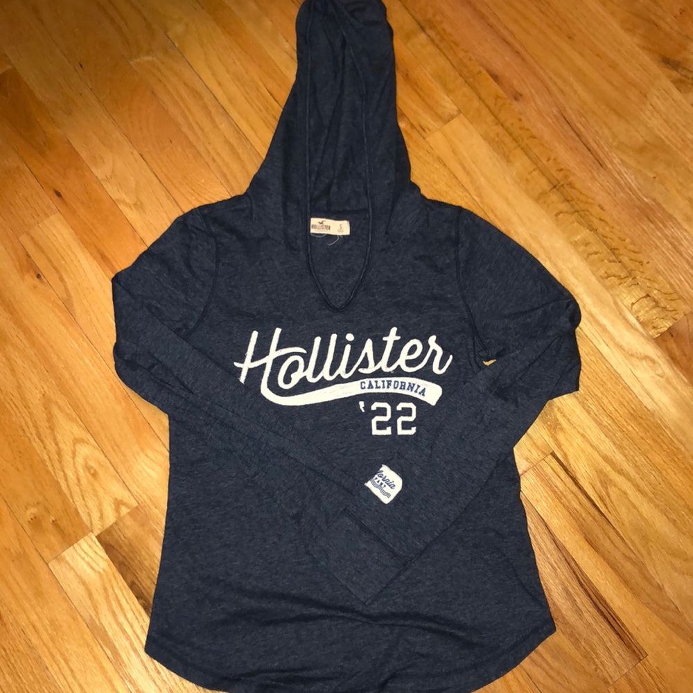 Long sleeve hooded shirt